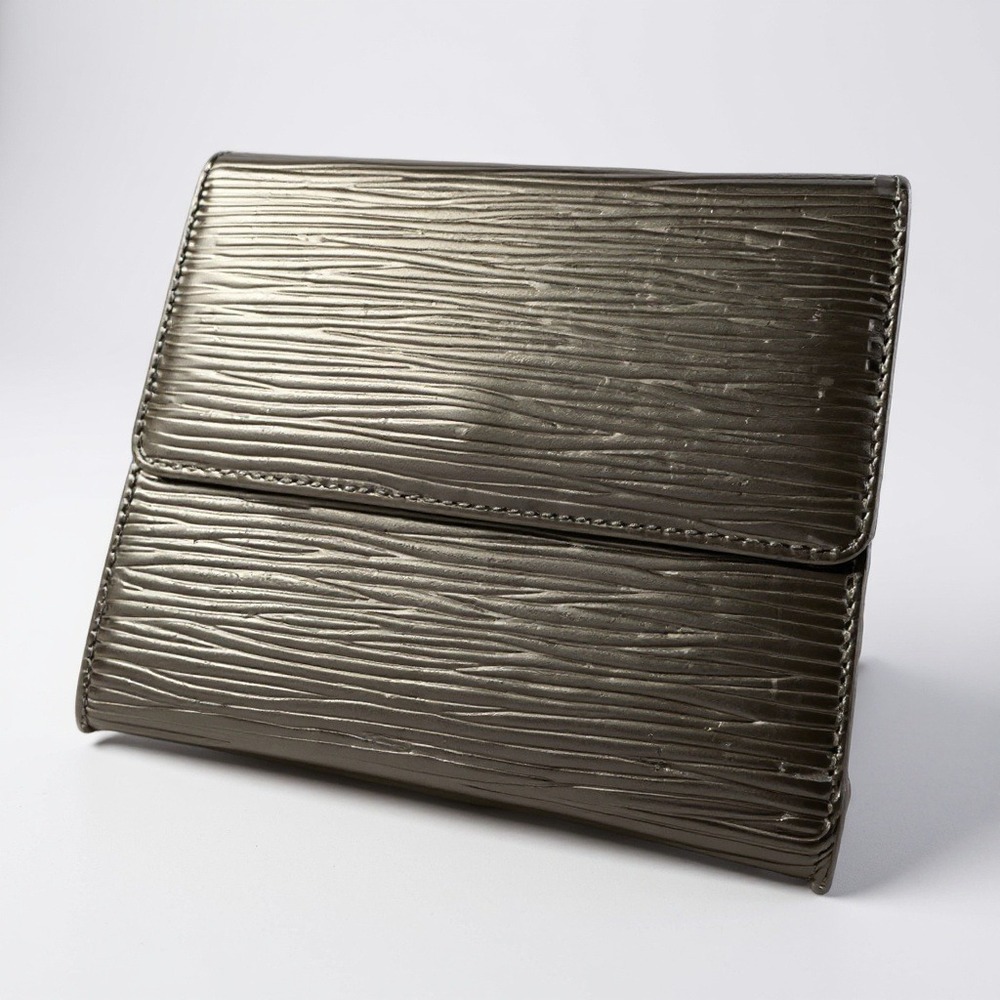 Louis Vuitton Epi Leather‎ Black Bifold Wallet Small Snap Closure
